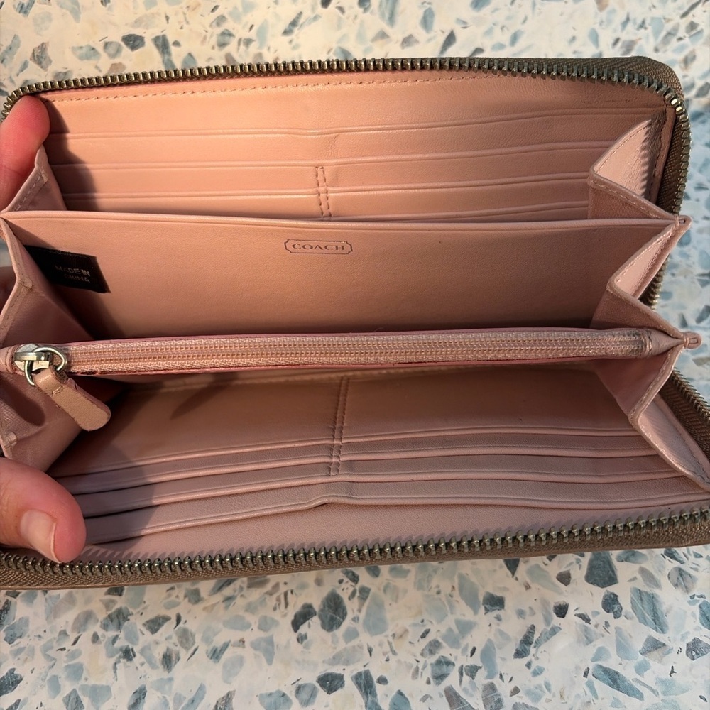 Coach Signature Zip Around Wallet Khaki Tan Jacquard Leather Trim - Picture 5 of 5